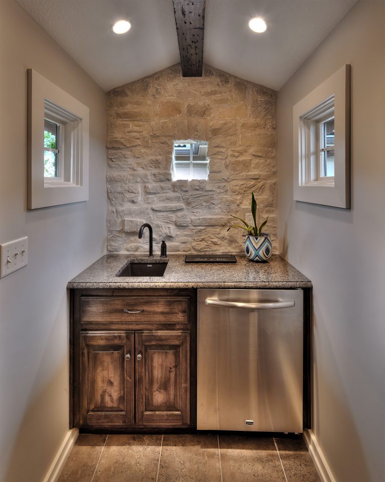 CS Saulsbury Residence Accent Wall Country Ledge Tuscan Field Texas Cream INT Pro Photographer STR001