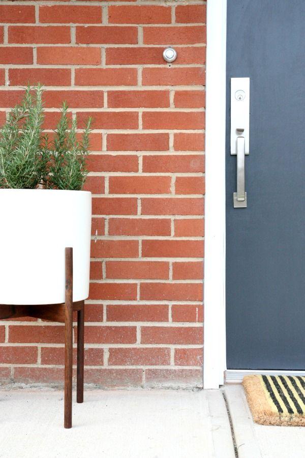 Modernica planter
