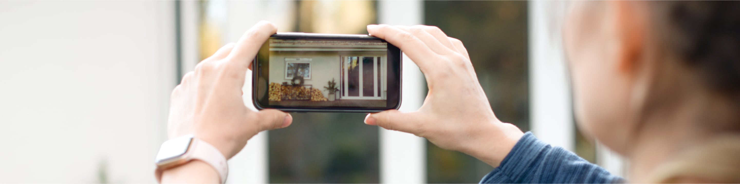 Full width image bar