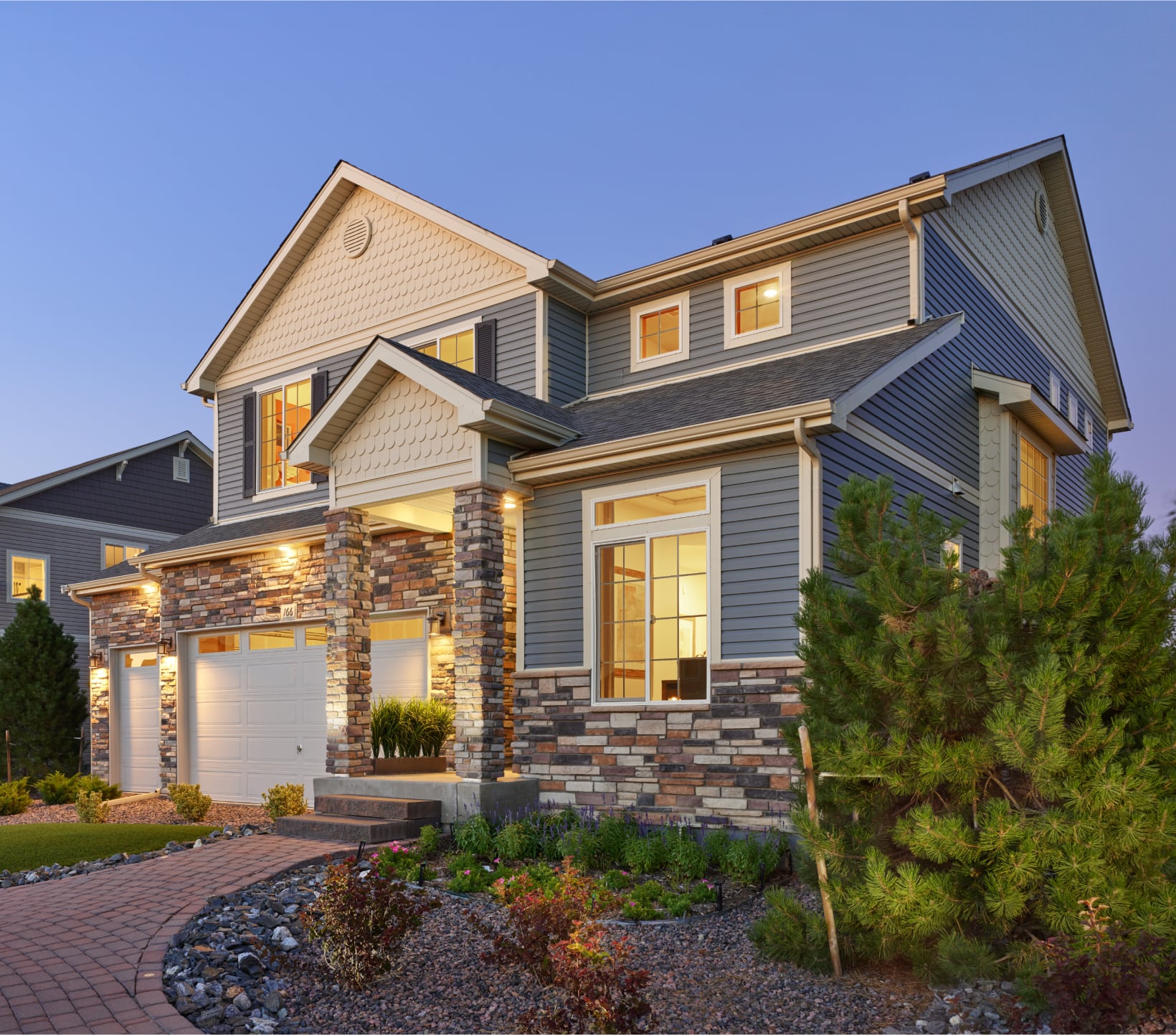 VAR Exterior FrontAngle CamdenPointe D4 LapSiding Bayou Variform FeaturedProductSlider Module 2 1 820x721 p0 1