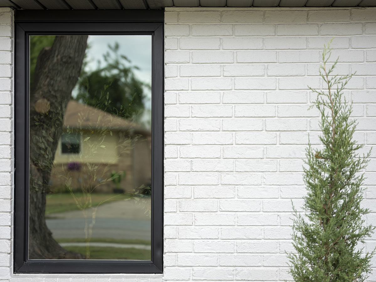 modern ranch home renovation closeup of Ply Gem West Pro Series 700 Casement Windows